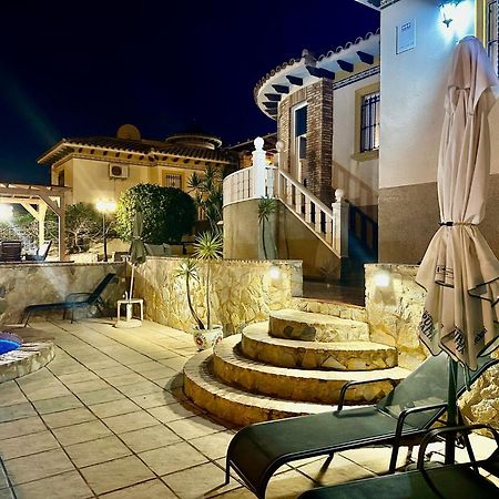 Casa Lilly-Rose, A Beautiful 3 Bedroom Detached Villa A Short Walk To The Villamartin Plaza & Golf Course 外观 照片