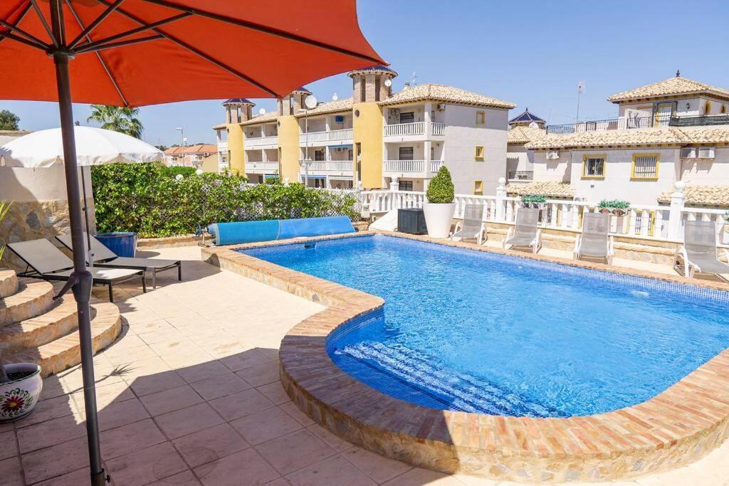 Casa Lilly-Rose, A Beautiful 3 Bedroom Detached Villa A Short Walk To The Villamartin Plaza & Golf Course 外观 照片