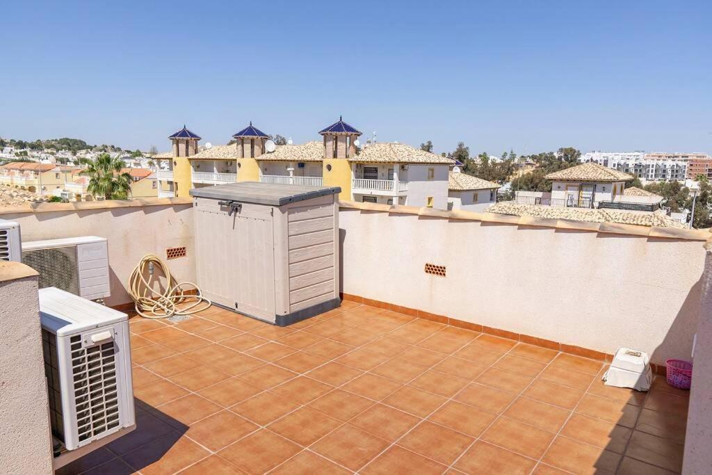 Casa Lilly-Rose, A Beautiful 3 Bedroom Detached Villa A Short Walk To The Villamartin Plaza & Golf Course 外观 照片