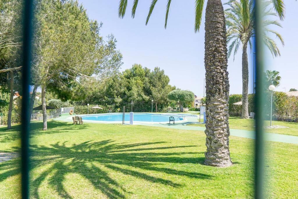 Casa Lilly-Rose, A Beautiful 3 Bedroom Detached Villa A Short Walk To The Villamartin Plaza & Golf Course 外观 照片