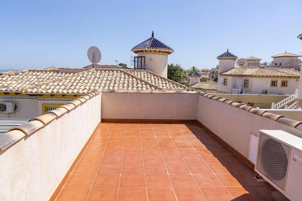 Casa Lilly-Rose, A Beautiful 3 Bedroom Detached Villa A Short Walk To The Villamartin Plaza & Golf Course 外观 照片